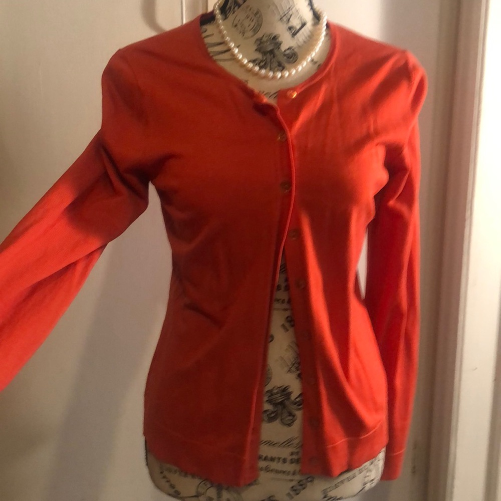 Button down long sleeve hip Length cardigan